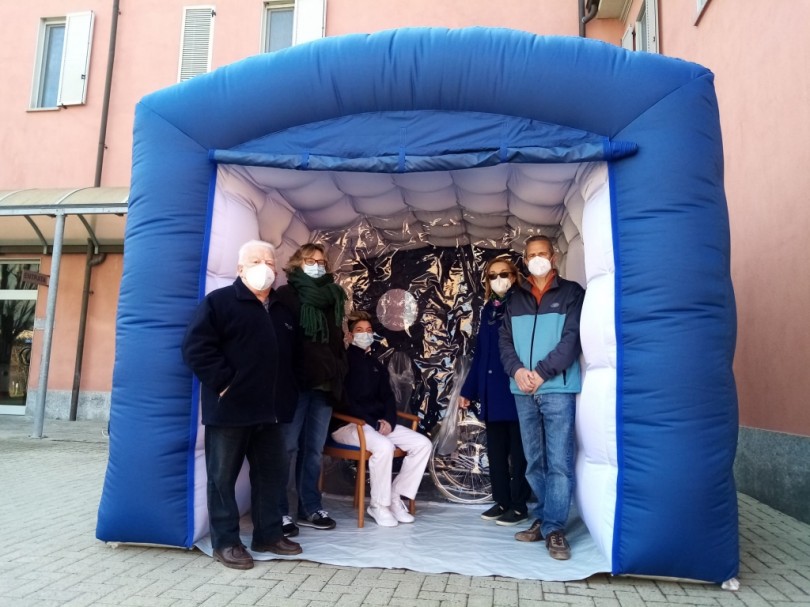 La stanza degli abbracci alla casa di riposo di Casorzo